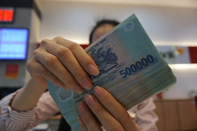 Lợi ích của việc gửi tiền vào ngân hàng